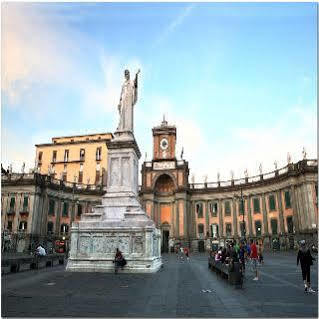 Civico 16 Napels